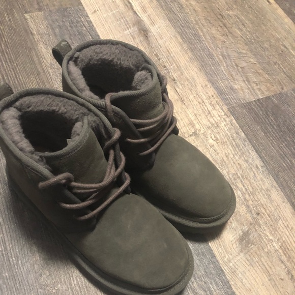 boy uggs grey